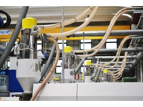 ỐNG HÚT HẠT NHỰA PU VS PVC- NÊN CHỌN LOẠI NÀO?